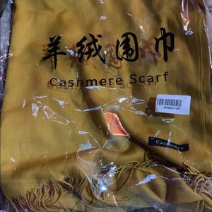 Cashmere scarfs